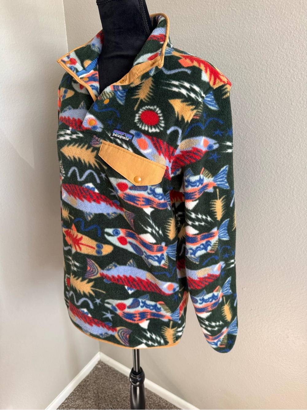 Patagonia Synchilla Pullover in Salmon Energy Small - Picture 5 of 5